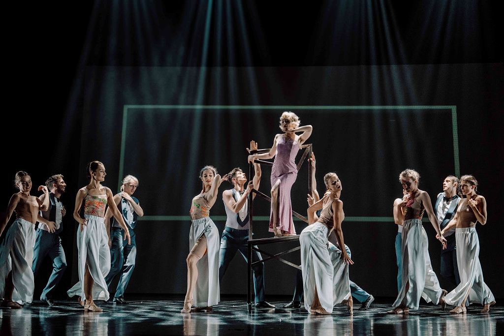 The Art of Drawing Readers In: Your attractive post title goes here 17